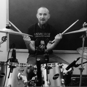 看十七八岁女孩的逼
